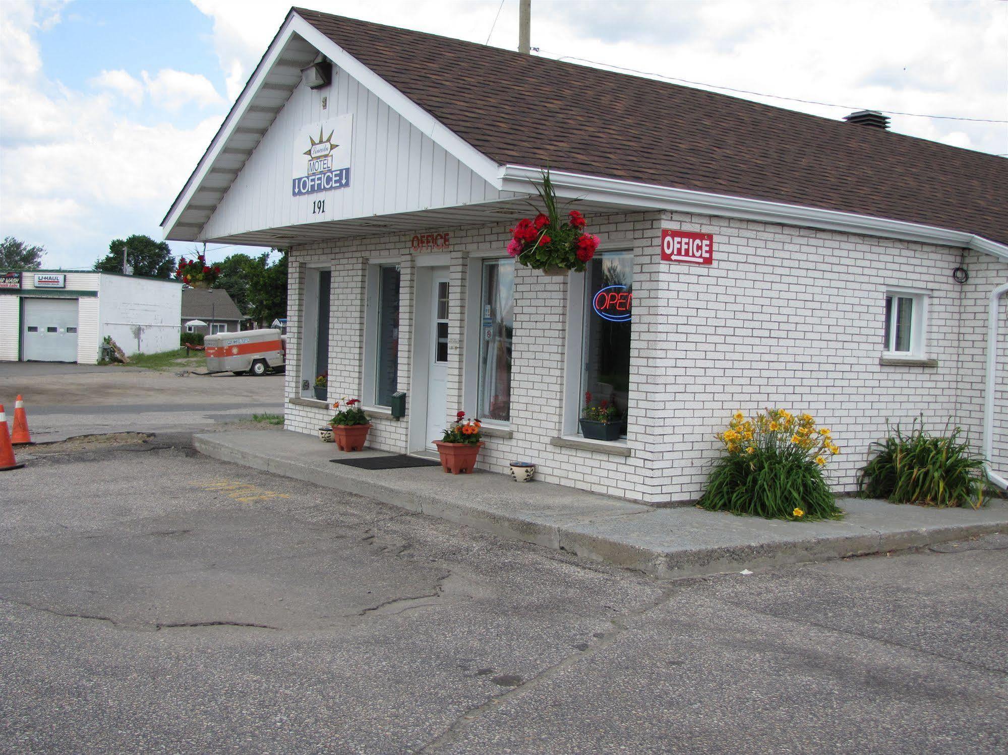 Lincoln Motel Sturgeon Falls Dış mekan fotoğraf
