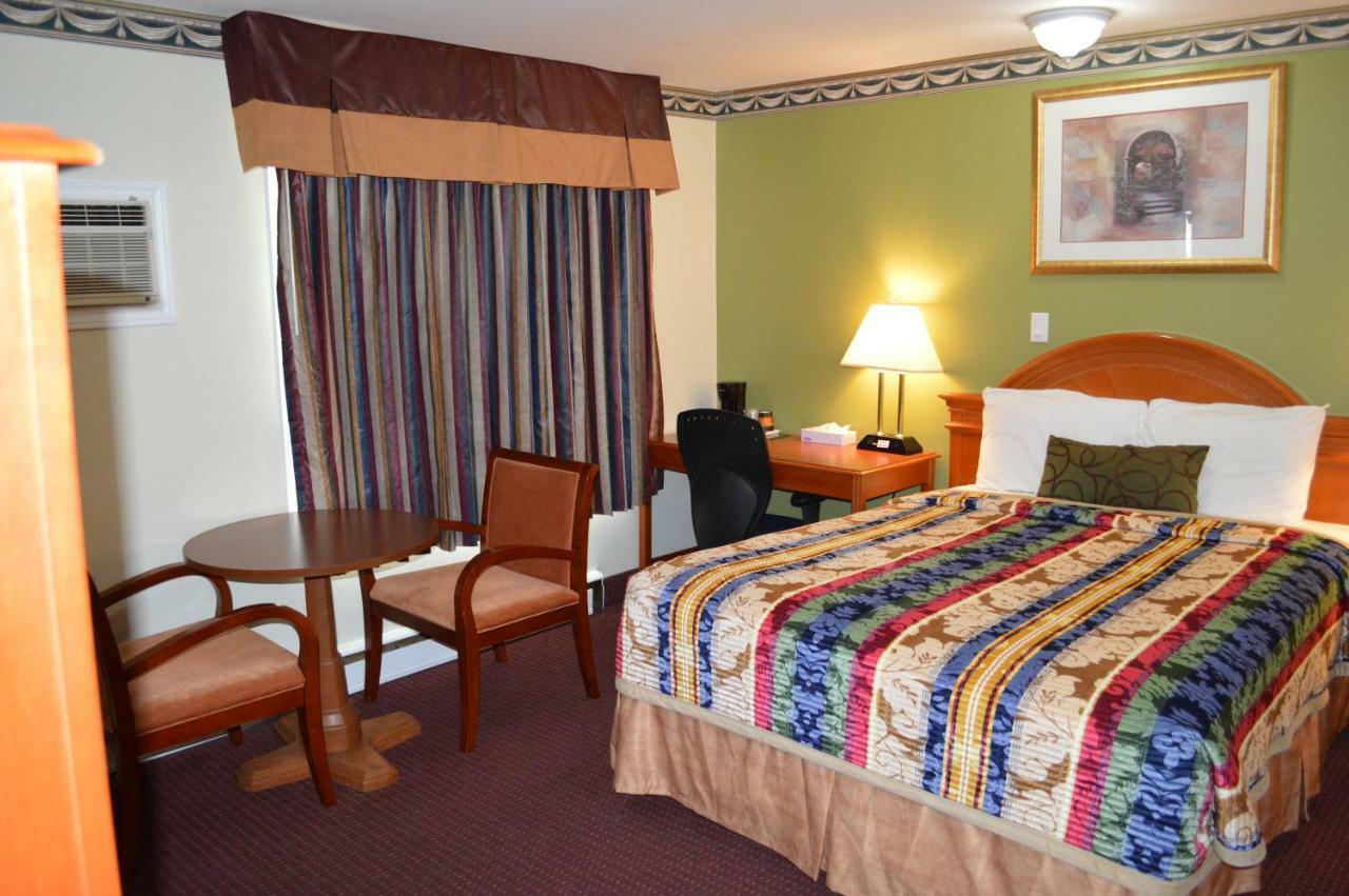 Lincoln Motel Sturgeon Falls Dış mekan fotoğraf